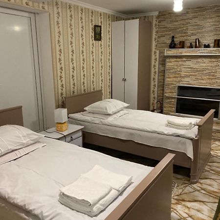 Guest House Happy House Кутаиси Екстериор снимка