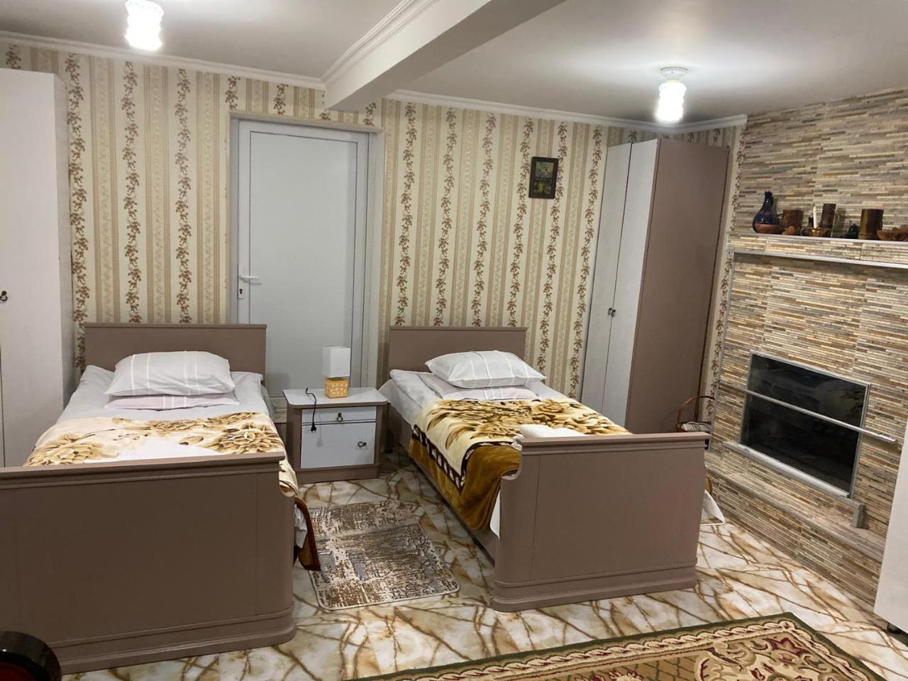 Guest House Happy House Кутаиси Екстериор снимка