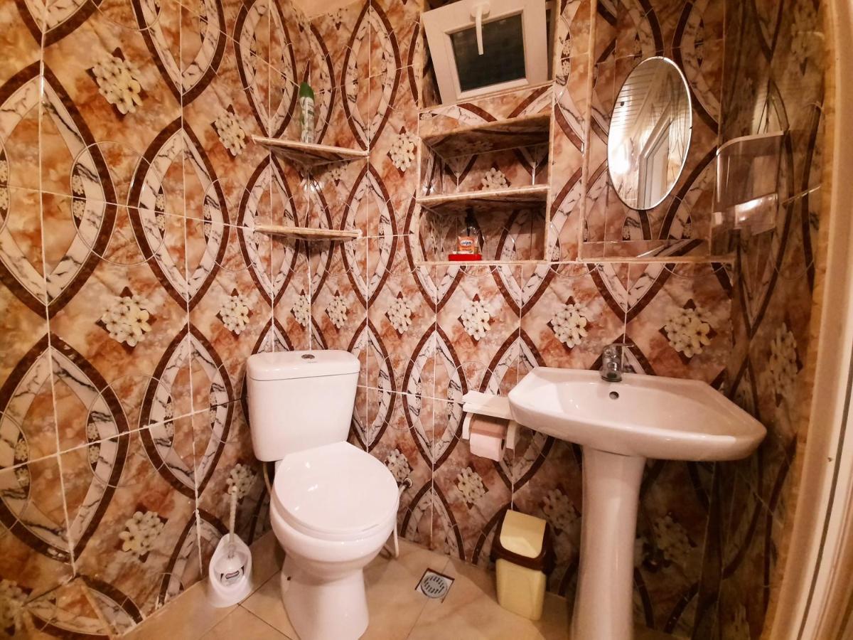 Guest House Happy House Кутаиси Екстериор снимка